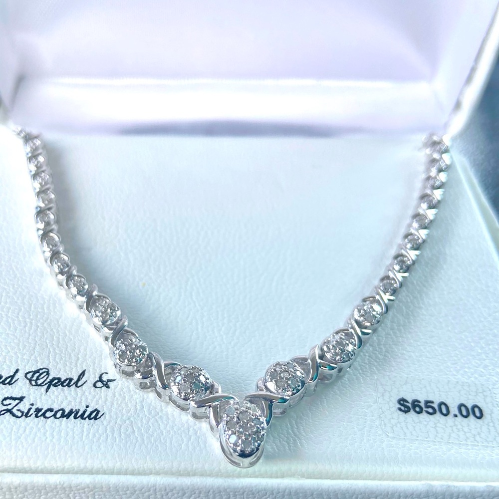 Opal shaped necklace with diamond crystals